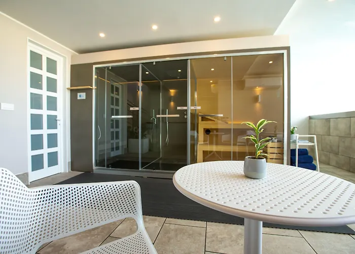 115 The By Neu Collective 3*