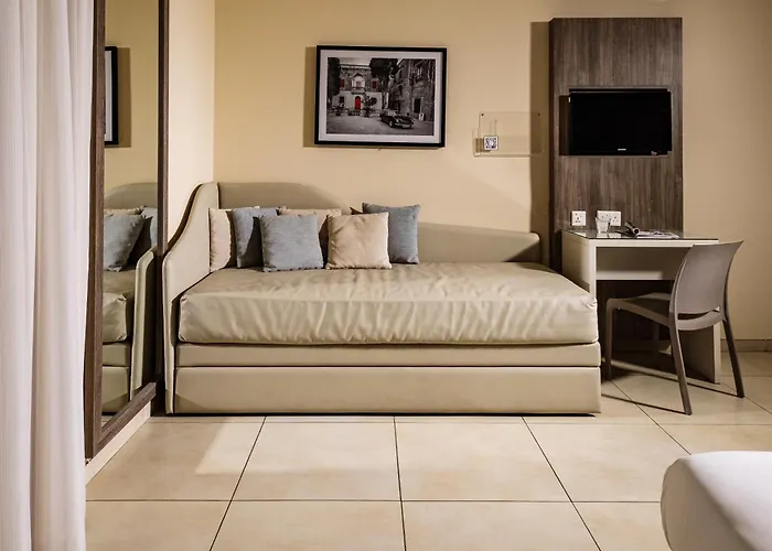 115 The By Neu Collective 3*