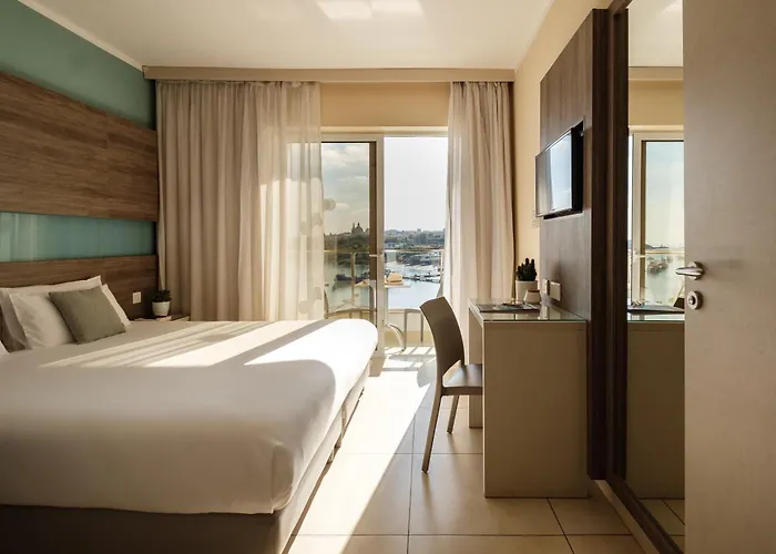 115 The By Neu Collective 3*